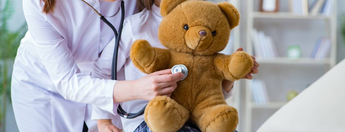 Kinderuntersuchung. Foto: &copy; Elnur_Depositphotos.com